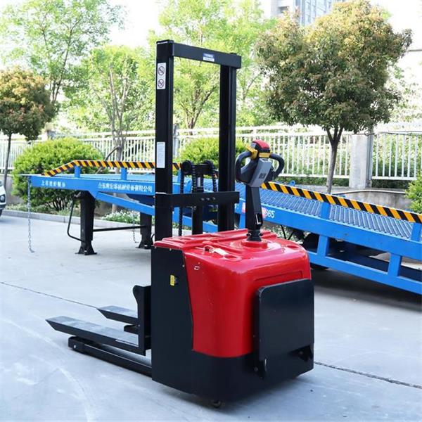 Xe nâng điện YC-1500KG