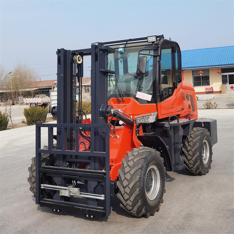 Xe nâng địa hình gồ ghề 3000 KG